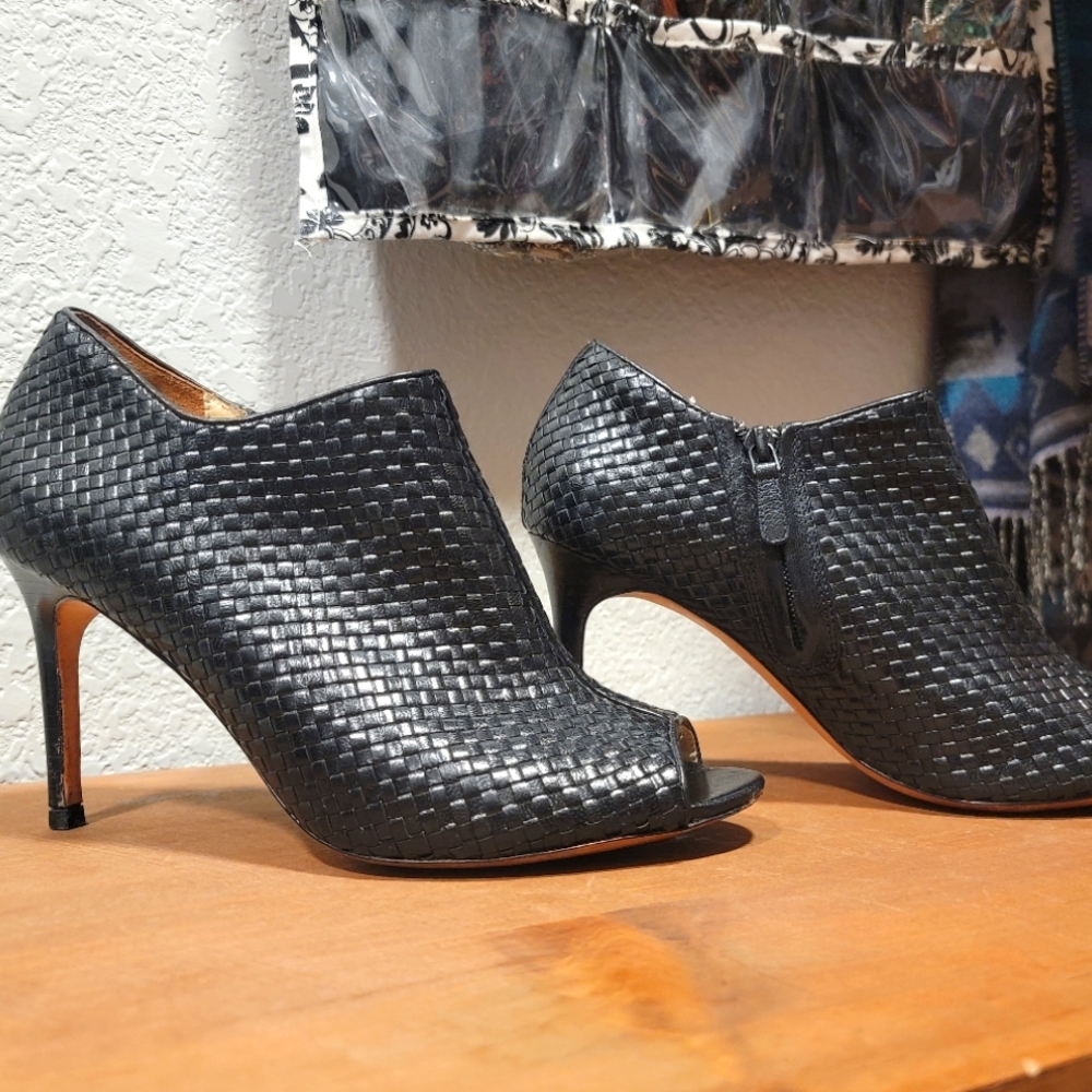 Cole Haan Grandios peep toe Heels Booties